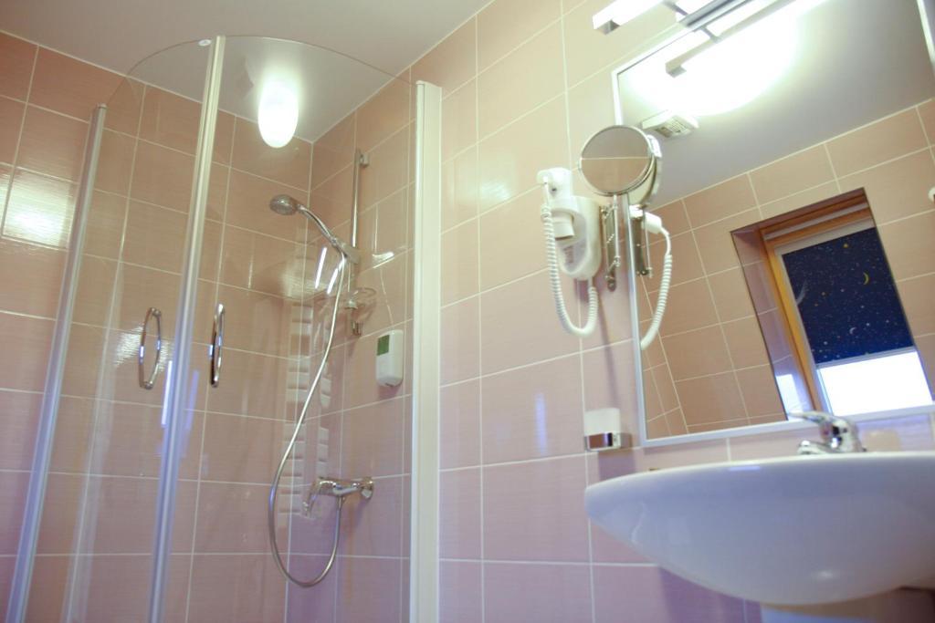Hotel Anna Junior Târgu Jiu Quarto foto