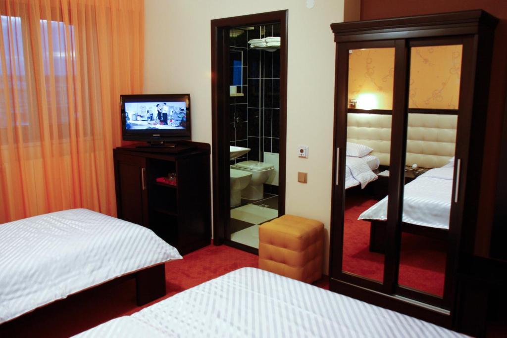 Hotel Anna Junior Târgu Jiu Quarto foto