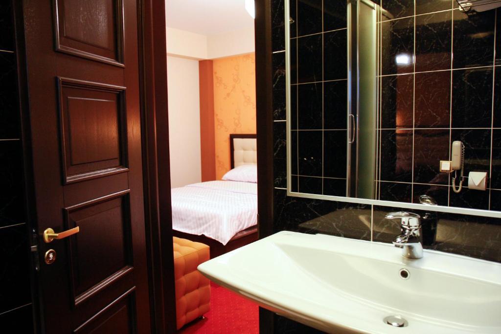 Hotel Anna Junior Târgu Jiu Quarto foto